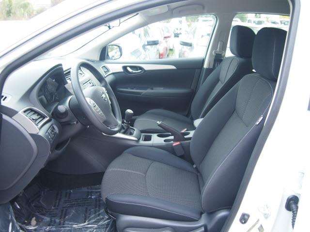 Nissan Sentra 2017 photo 7